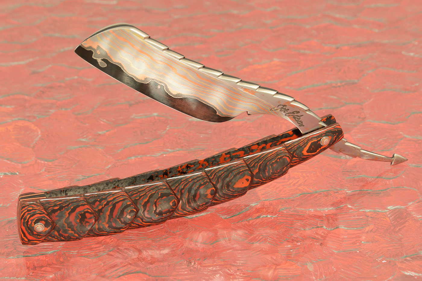 Dragon Tail Yu-Shoku Straight Razor with Lavaflow FatCarbon