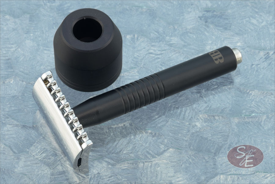 Safety Razor with Stand (Open Comb, Black Handle)