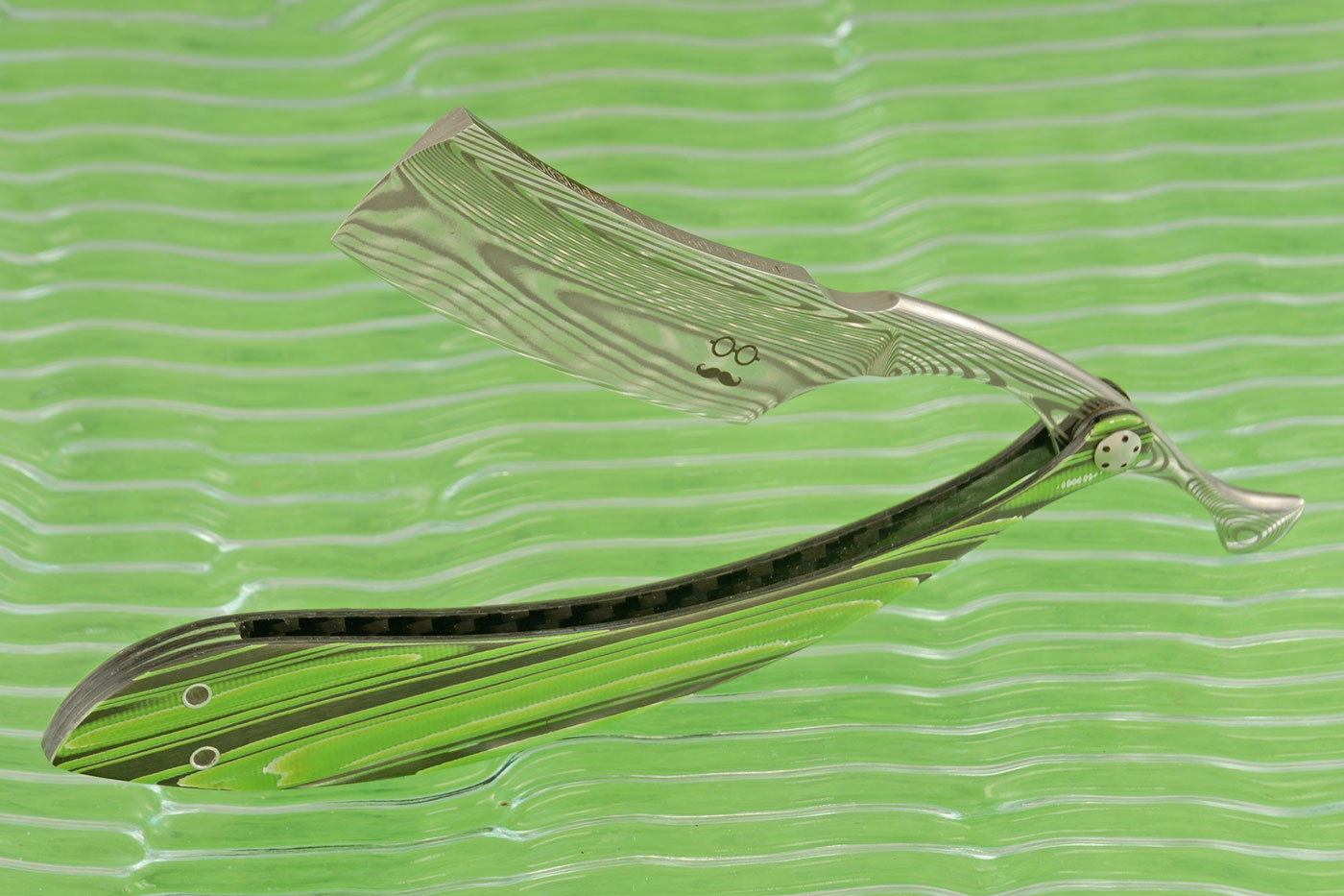 Damascus Straight Razor with Green/Aluminum Carbon Fiber