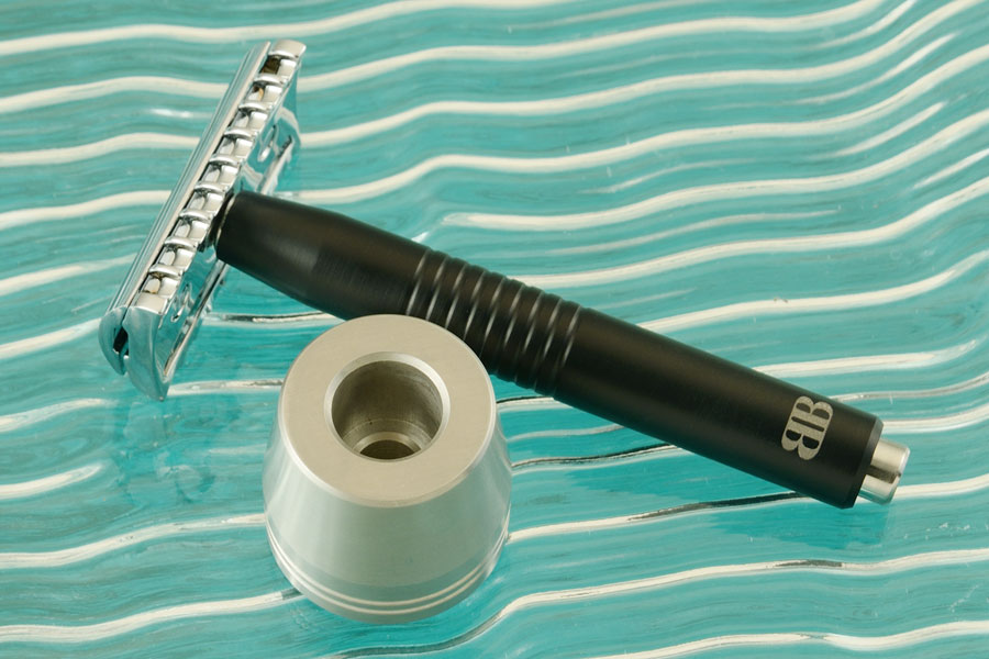Safety Razor with Stand (Open Comb, Black Handle)
