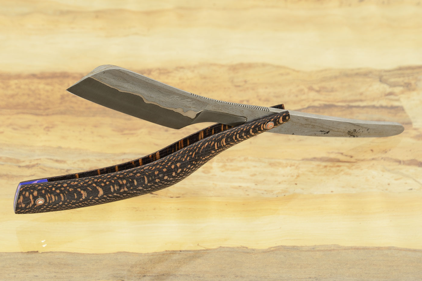 Folding Kamisori with Snakeskin Sycamore (5/8